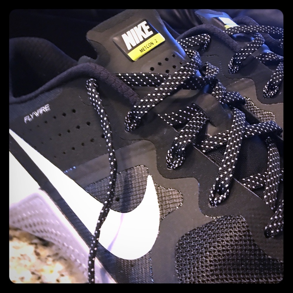 NEW W/OUT TAGS! NEVER WORN. TRIED ON ONCE!